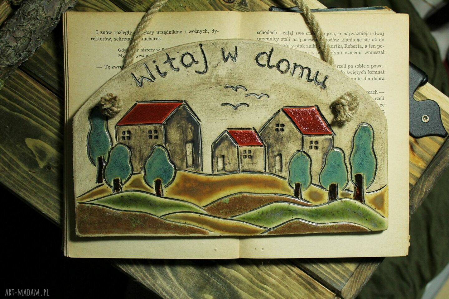 Witaj w domu - gliniana tabliczka na ścianę z jutowym sznurkiem
