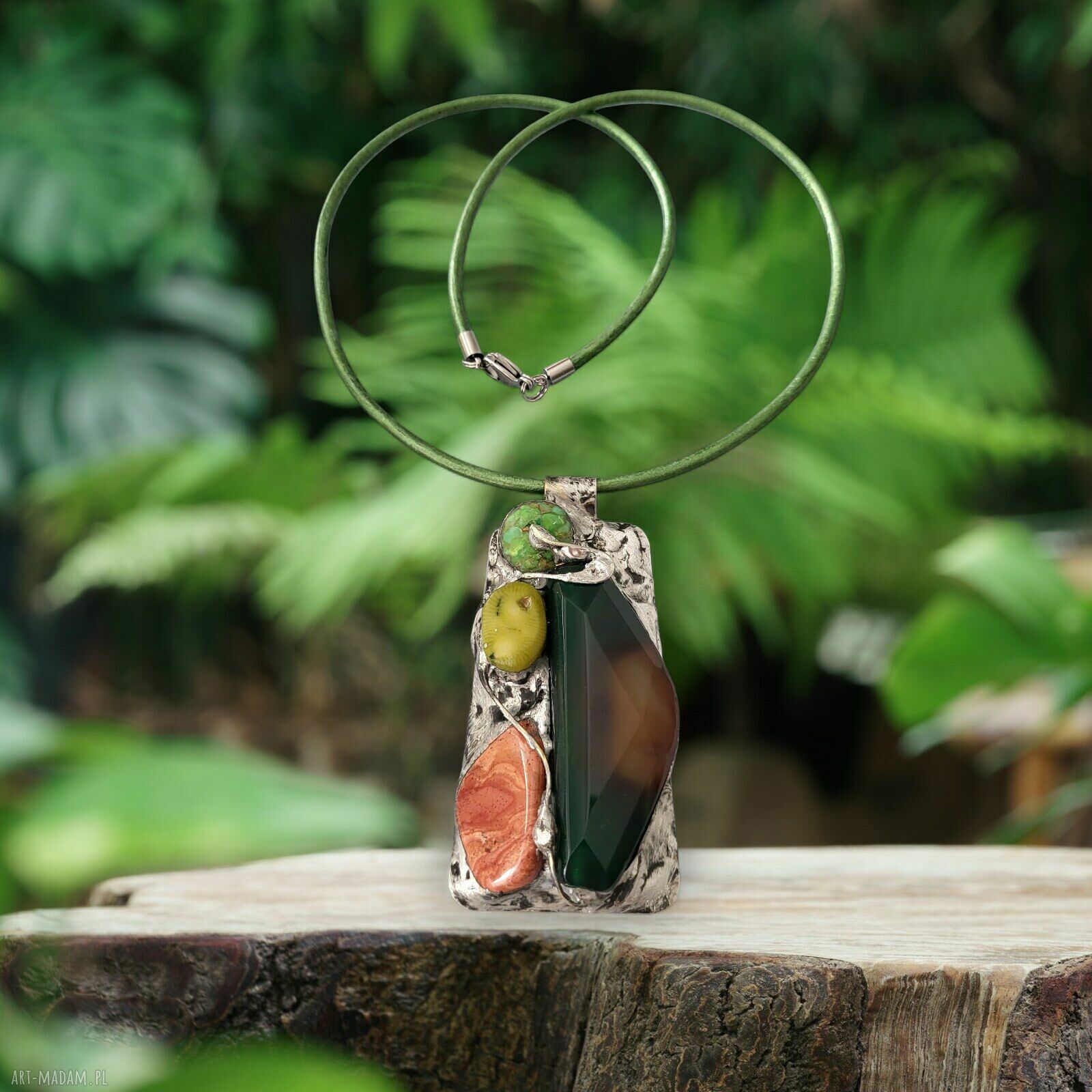 Naszyjnik z witrażowym wisorem Amazonia wykonany metodą Tiffany