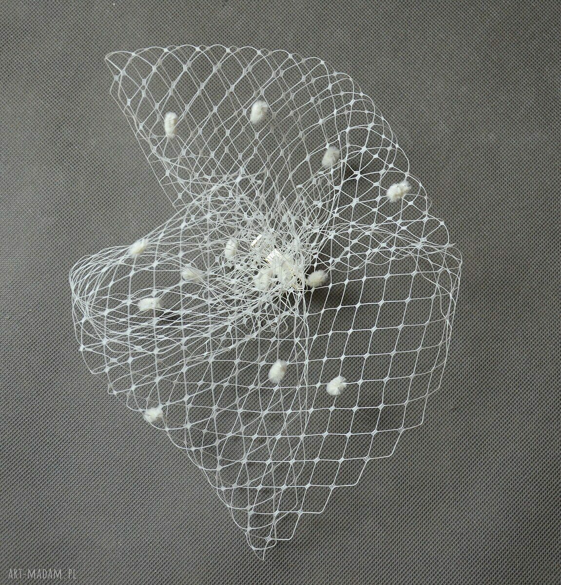 woalka ecru Hand Made
