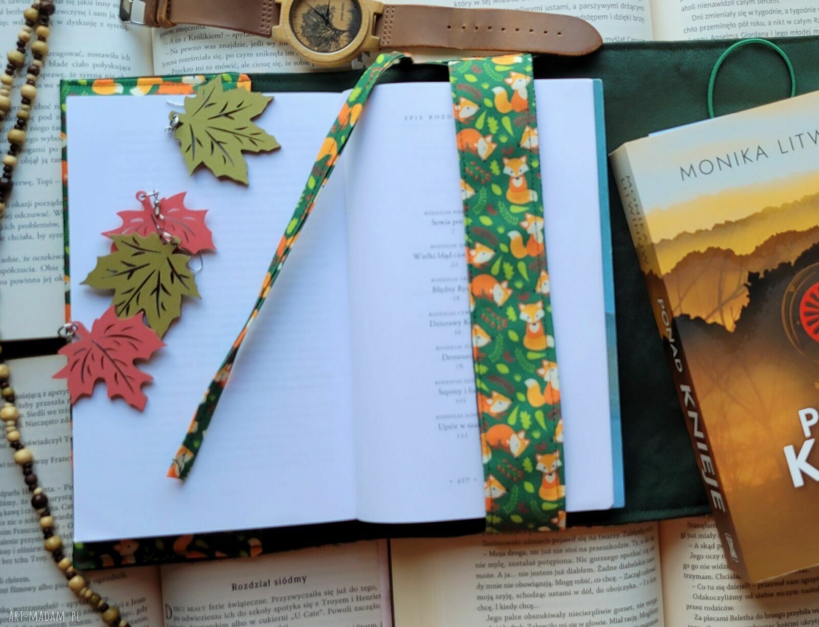 Wodoodporne etui na książkę i notes - liski na zielonym
