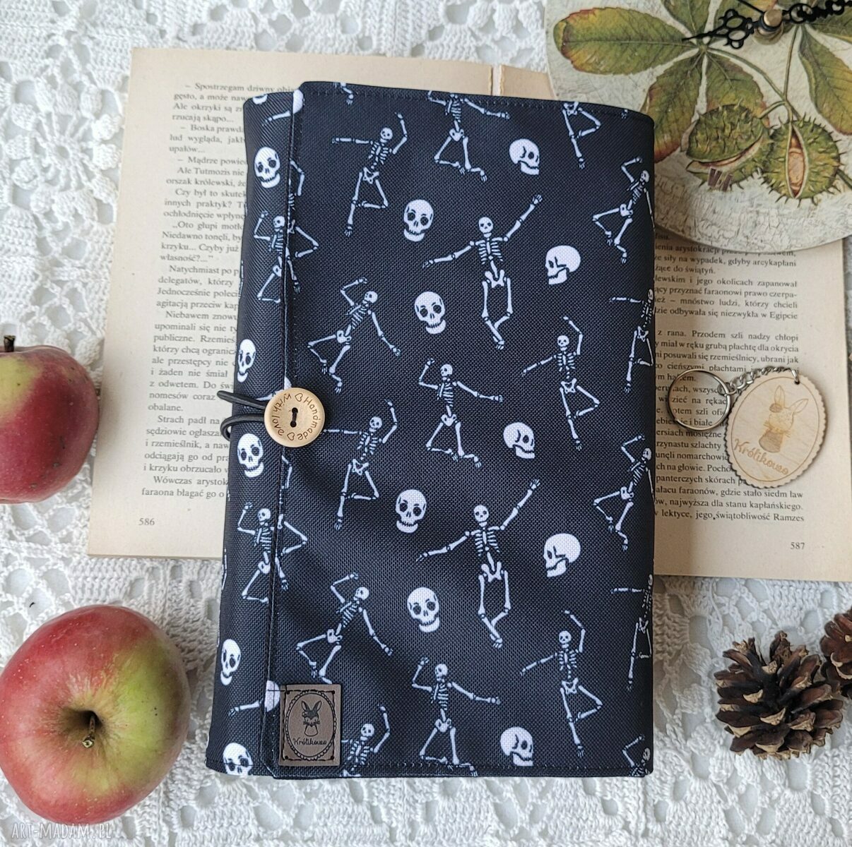 Wodoodporne etui na książkę lub notes - Czaszki - bookcover/otulacz