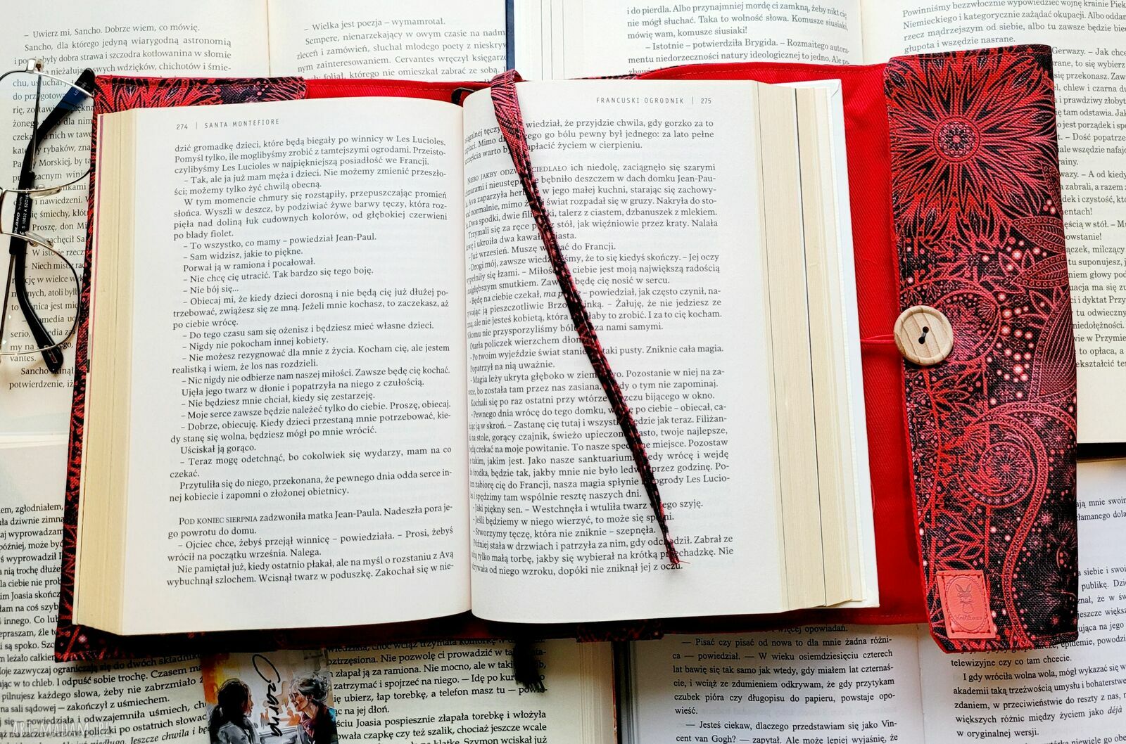 Wodoodporne etui na książkę i notes czerwony ornament
