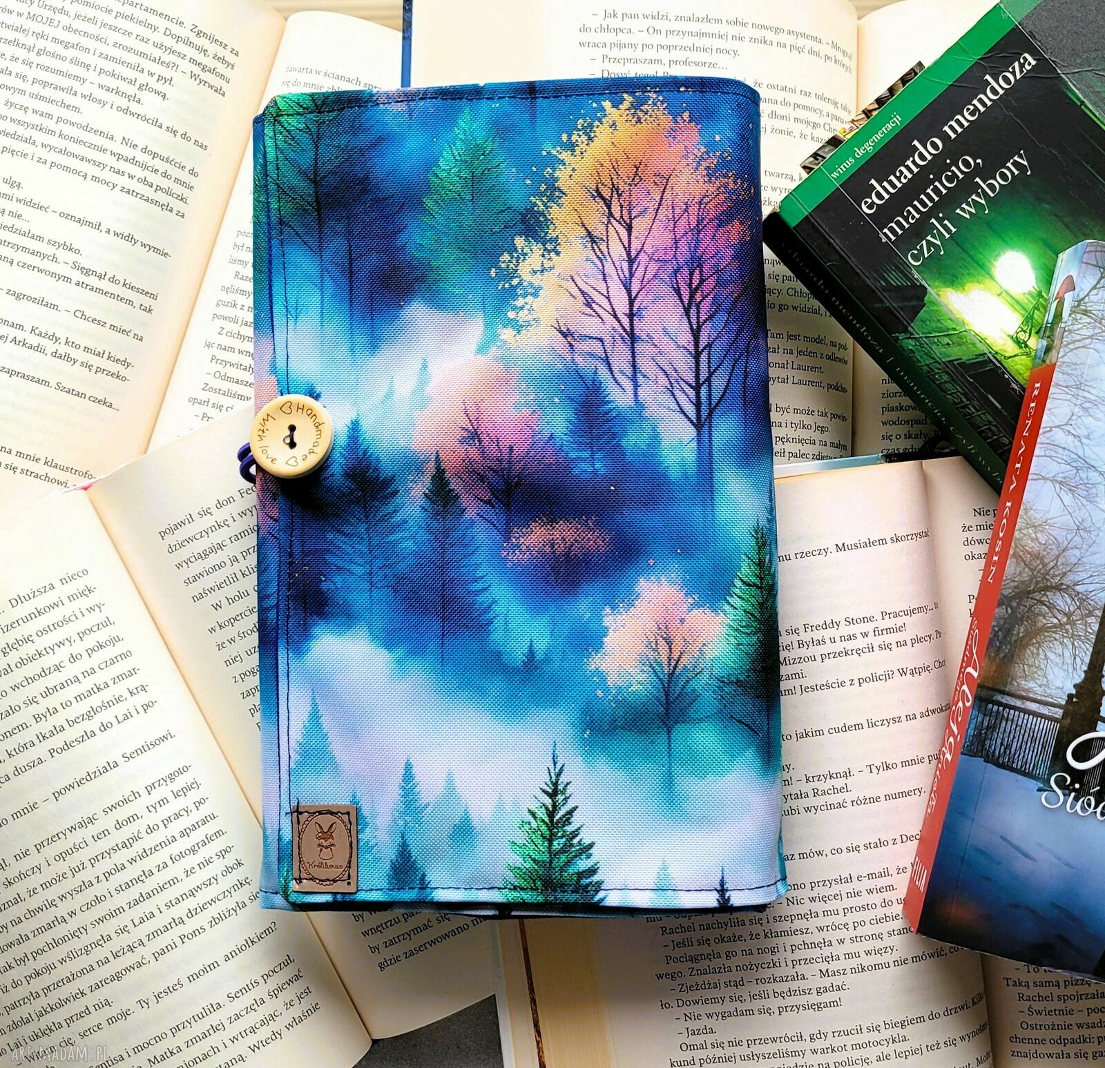 Wodoodporne etui na książkę i notes "Jesienny las"