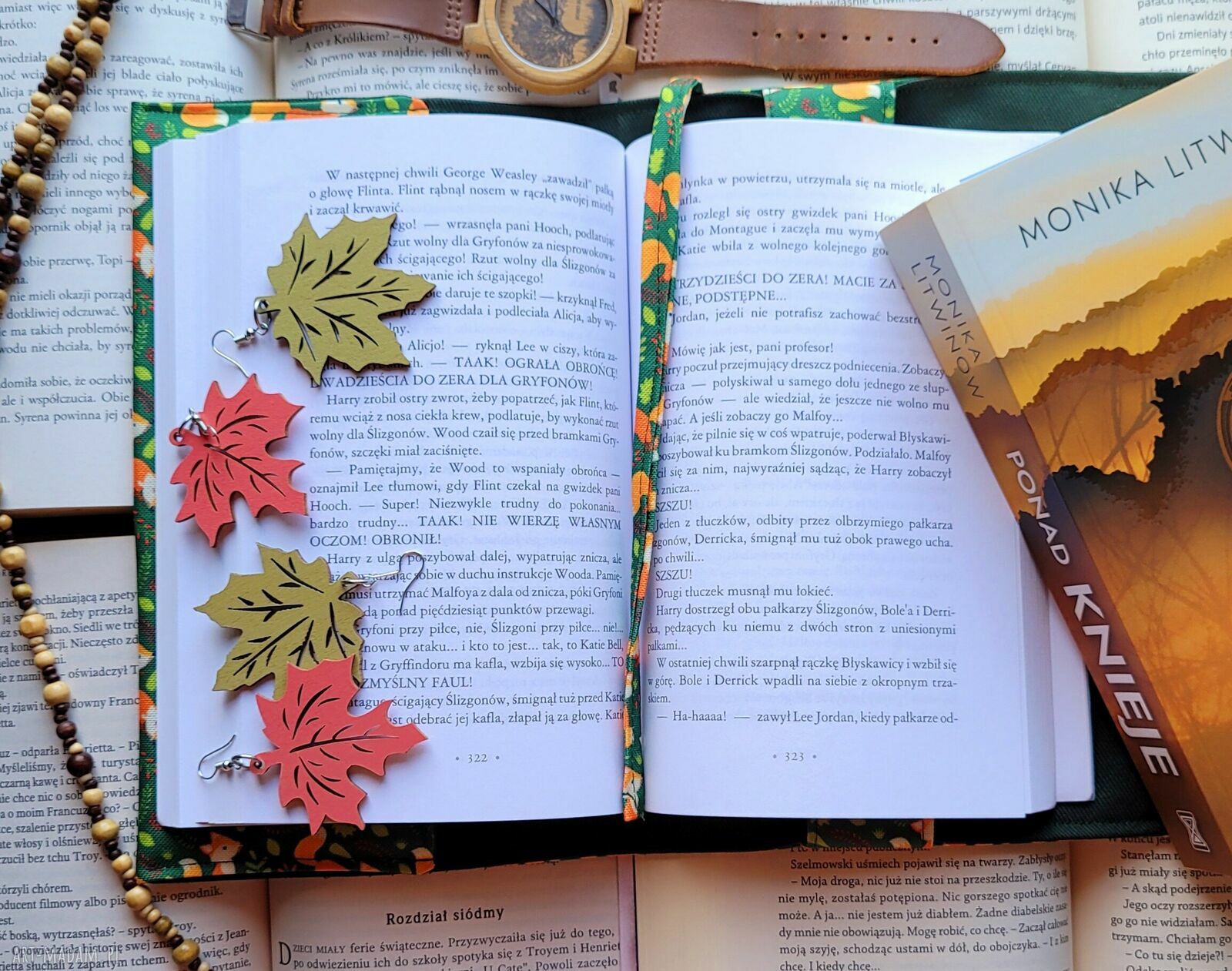 Wodoodporne etui na książkę i notes - liski na zielonym
