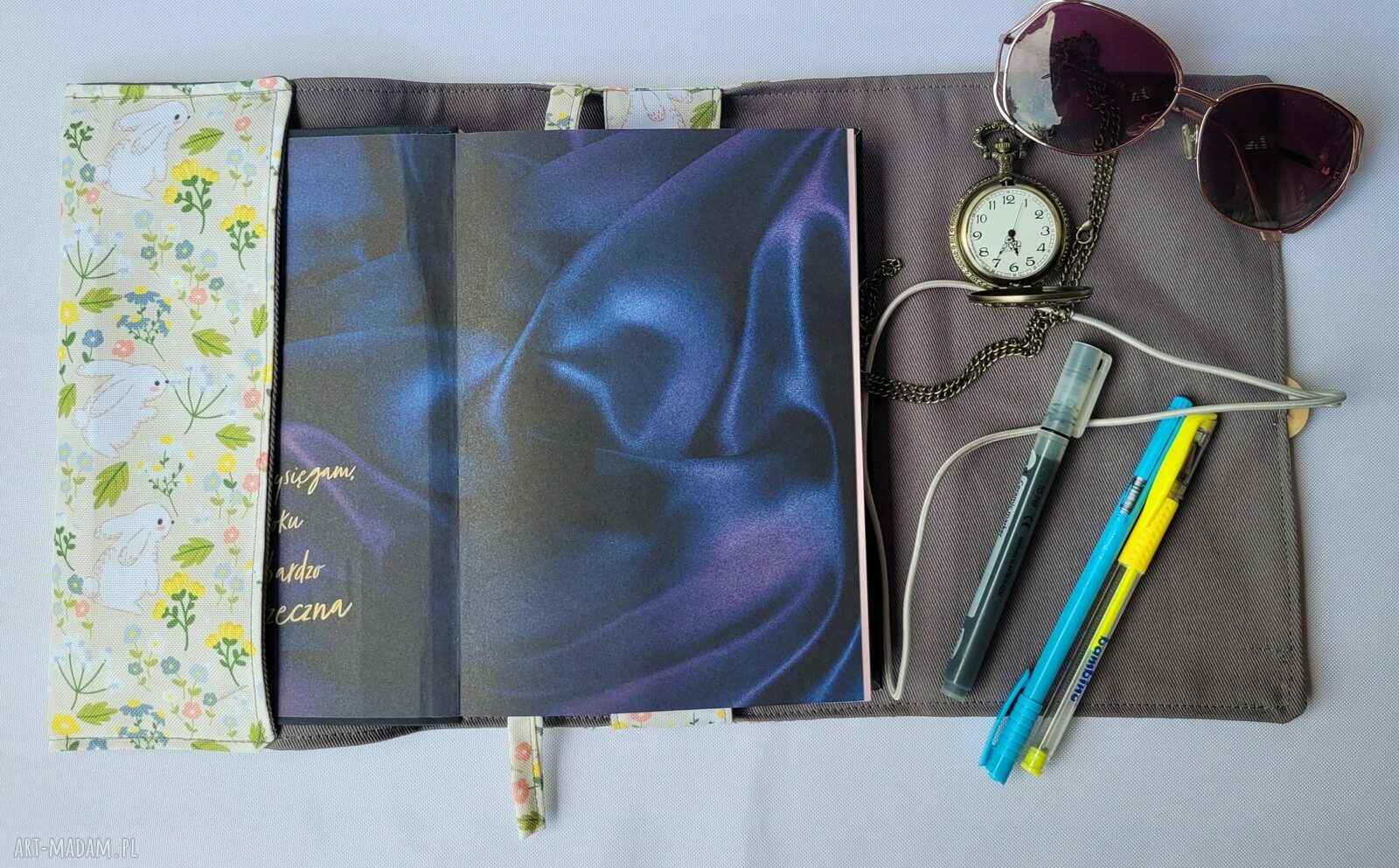 Wodoodporne etui na książkę i notes Krolikowo (uniwersalny bookcover)