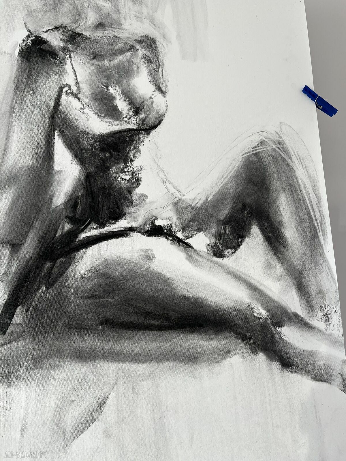 Kobieta - duży obraz 100x70 cm z węgla na papierze (Louka)