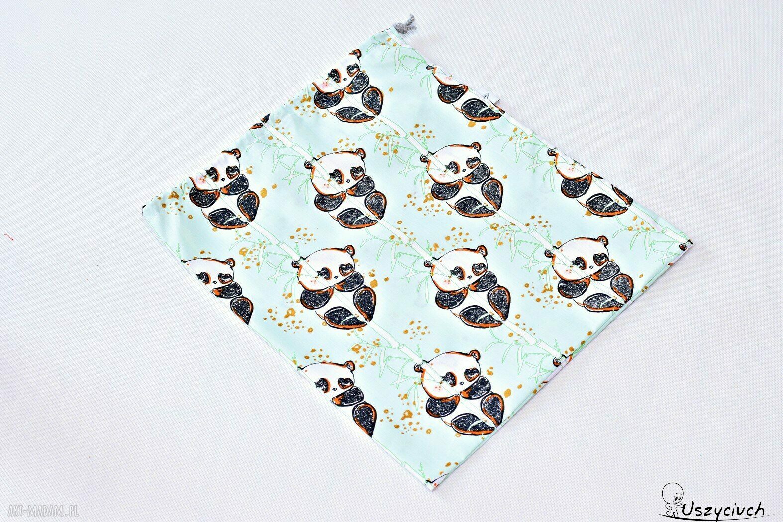 Worek na buty i kapcie dla dziecka - panda na miętowym tle