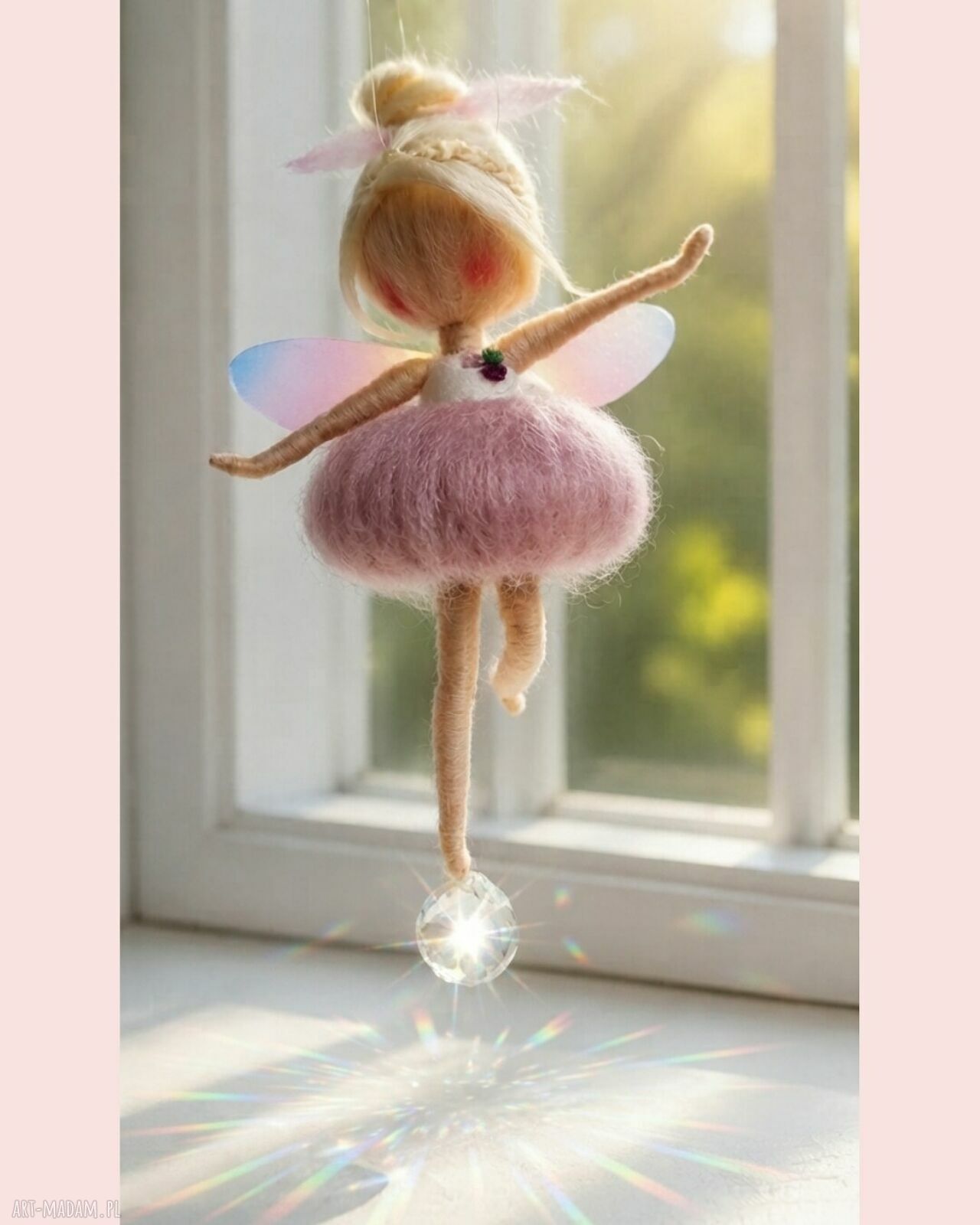 Wróżka balerina z kryształem - magiczna zawieszka suncatcher