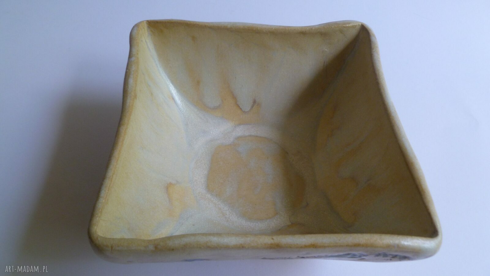 Wrzosowe miseczki i talerz - ceramiczny zestaw do codziennych posiłków i dekoracji