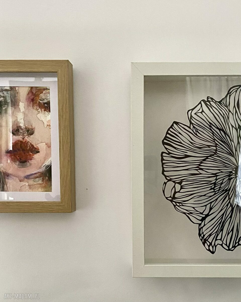 Wycinanka Black Flower - minimalistyczna dekoracja ścienna dla kobiet z klasą