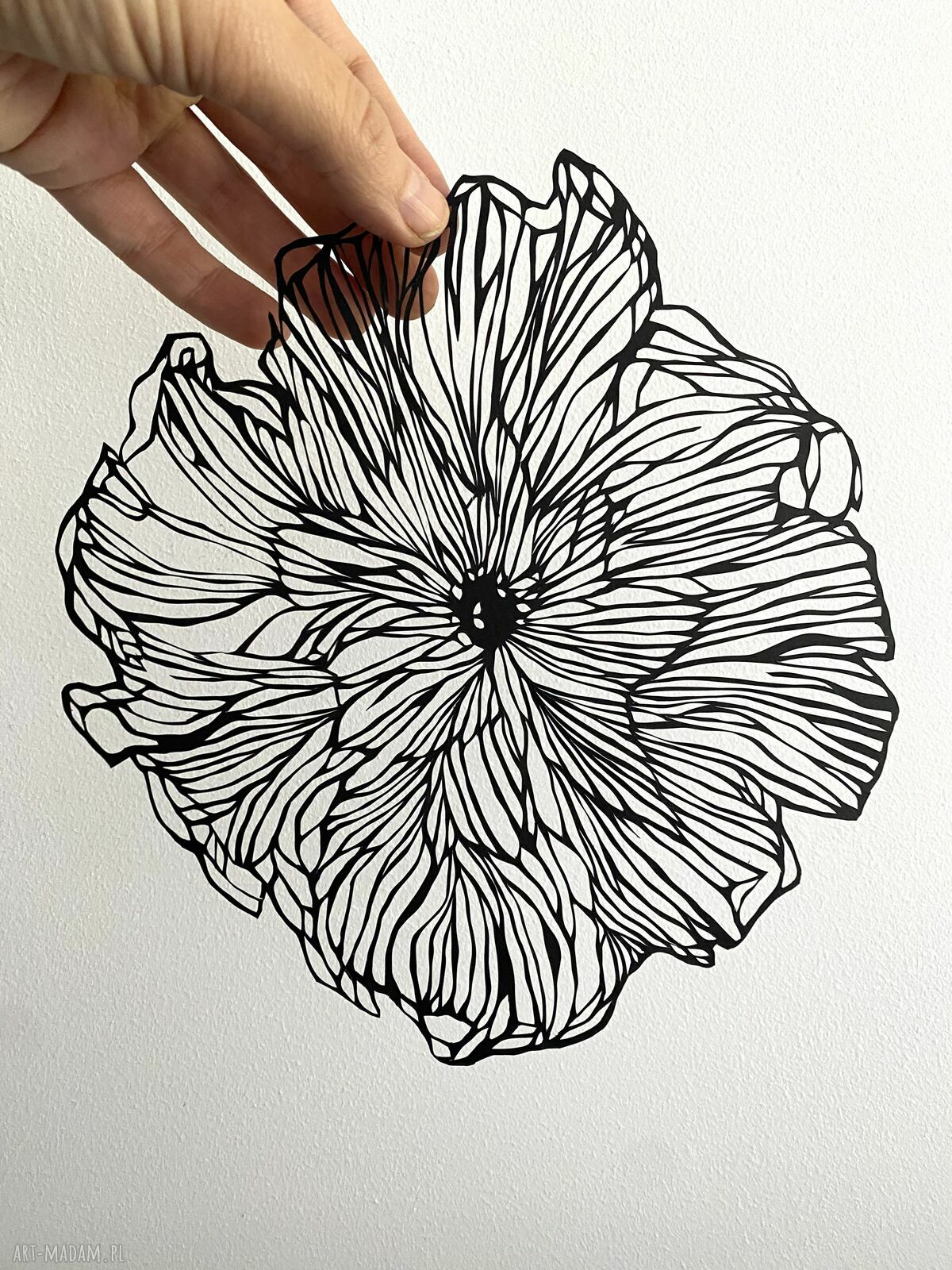 Wycinanka Black Flower - minimalistyczna dekoracja ścienna dla kobiet z klasą