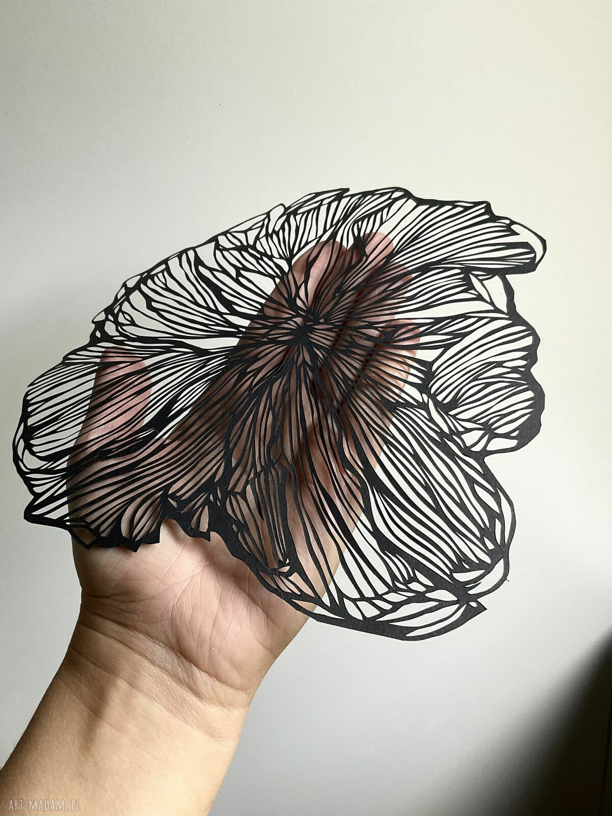 Wycinanka Black Flower II - ręcznie wykonany kwiat z czarnego papieru