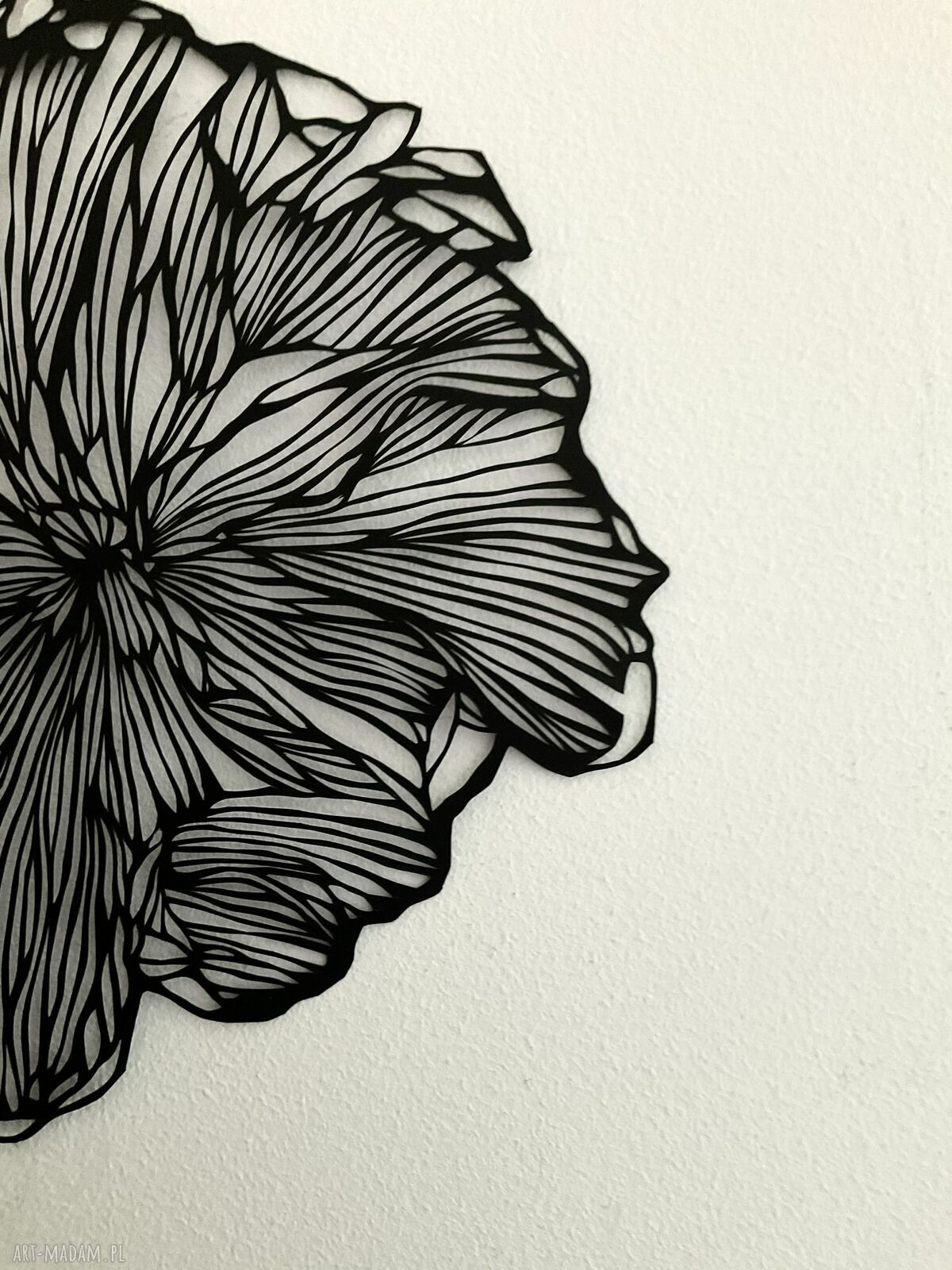 Wycinanka Black Flower II - ręcznie wykonany kwiat z czarnego papieru