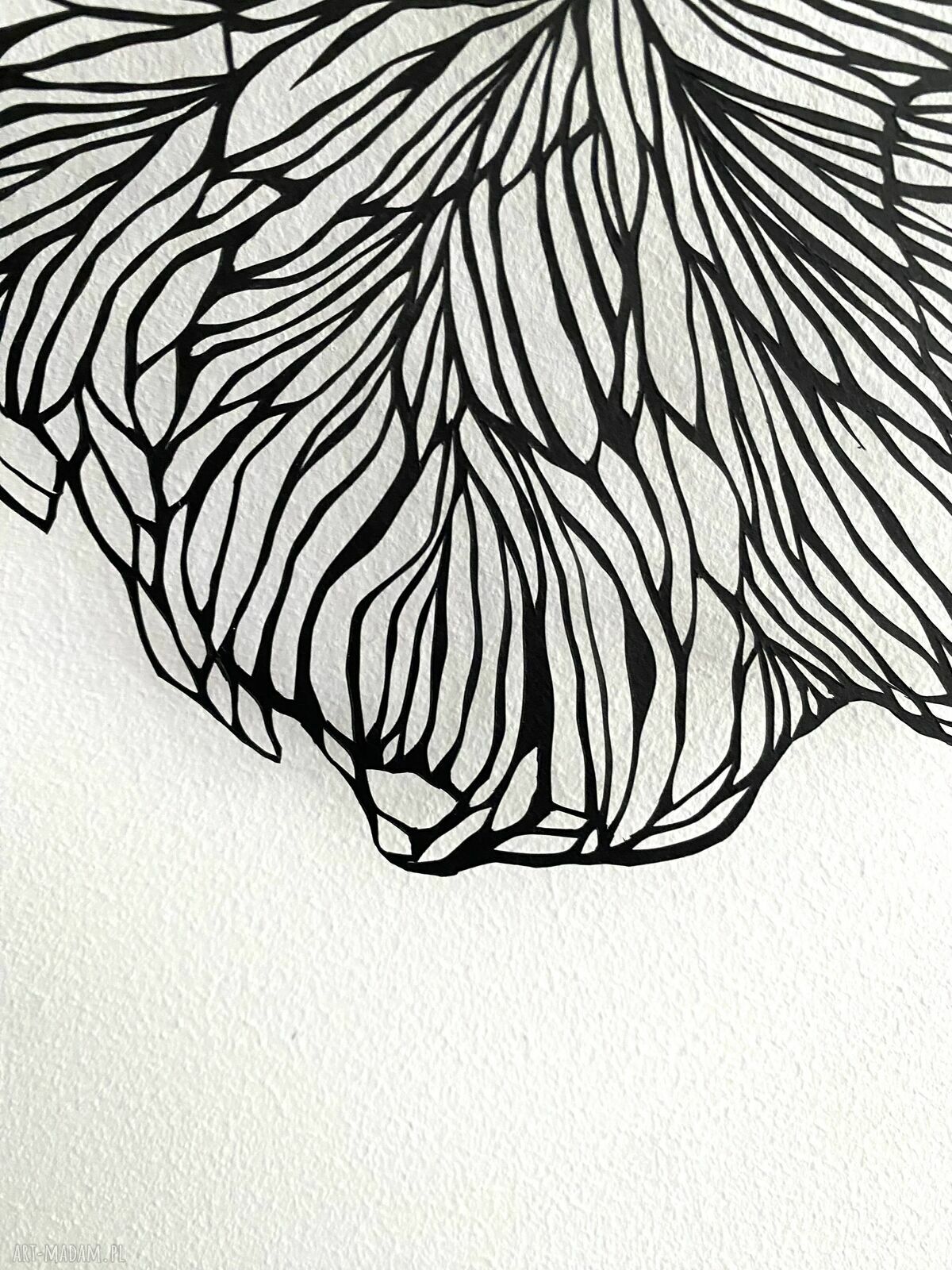Wycinanka Black Flower - minimalistyczna dekoracja ścienna dla kobiet z klasą