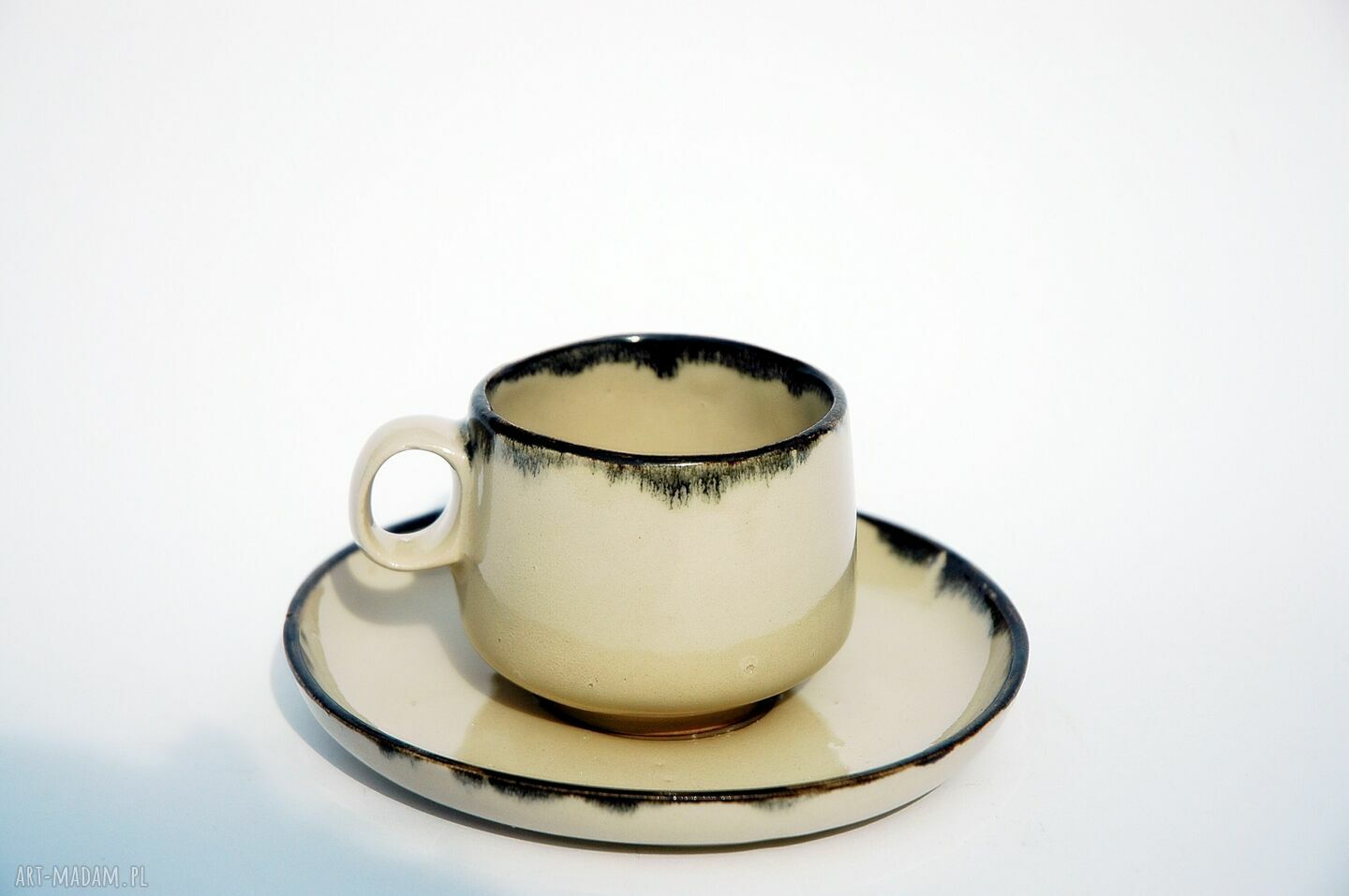 kubki: Filiżanka Coco z talerzykiem na espresso albo małą czarną kawę HandMade