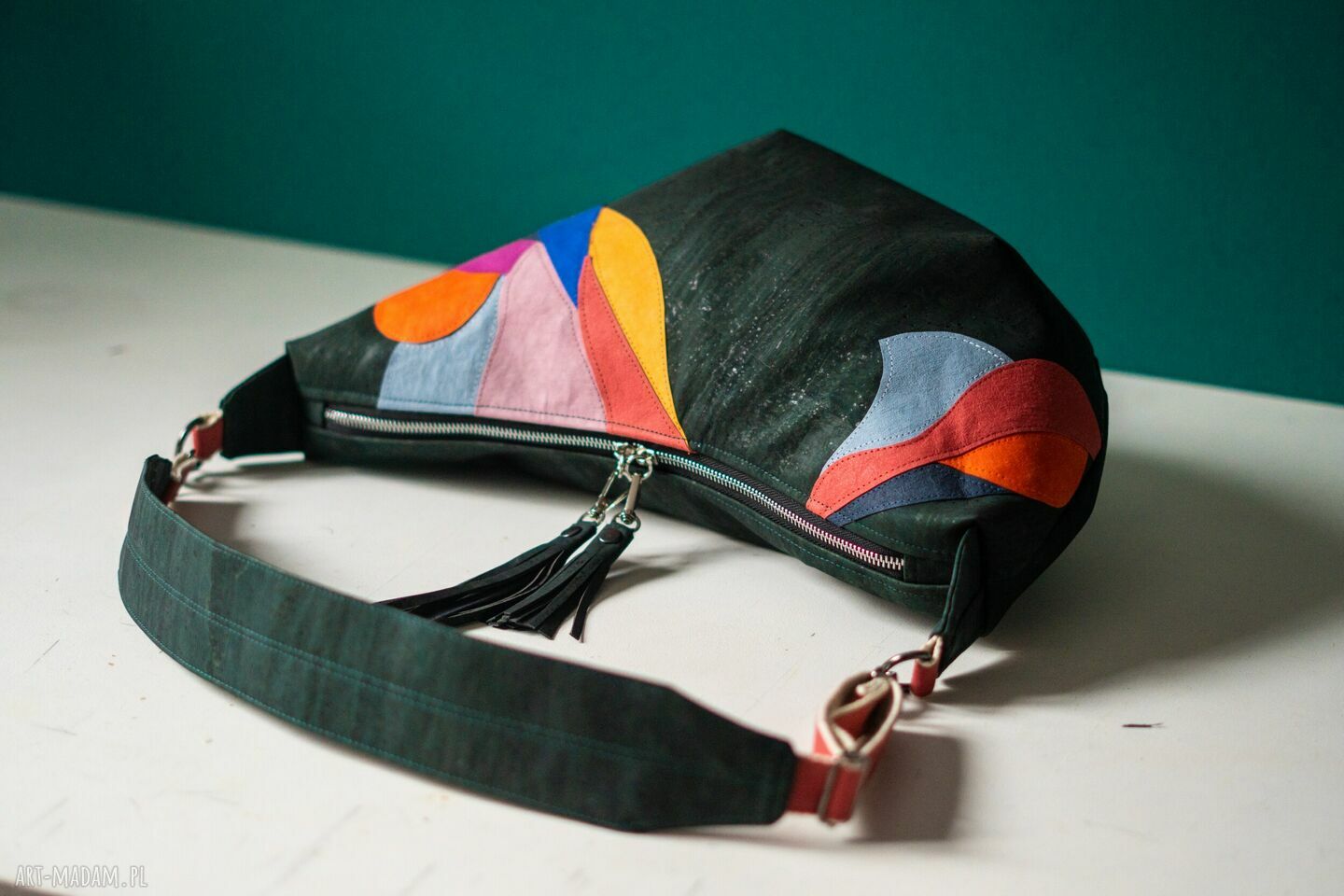 Wyjątkowa torba na ramię z tkaniny korkowej TATRY - handmade, zielona butelkowa