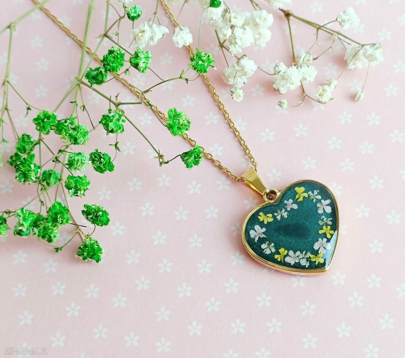 Naszyjnik dzika marchewka serce z suszonymi kwiatami w żywicy - handmade