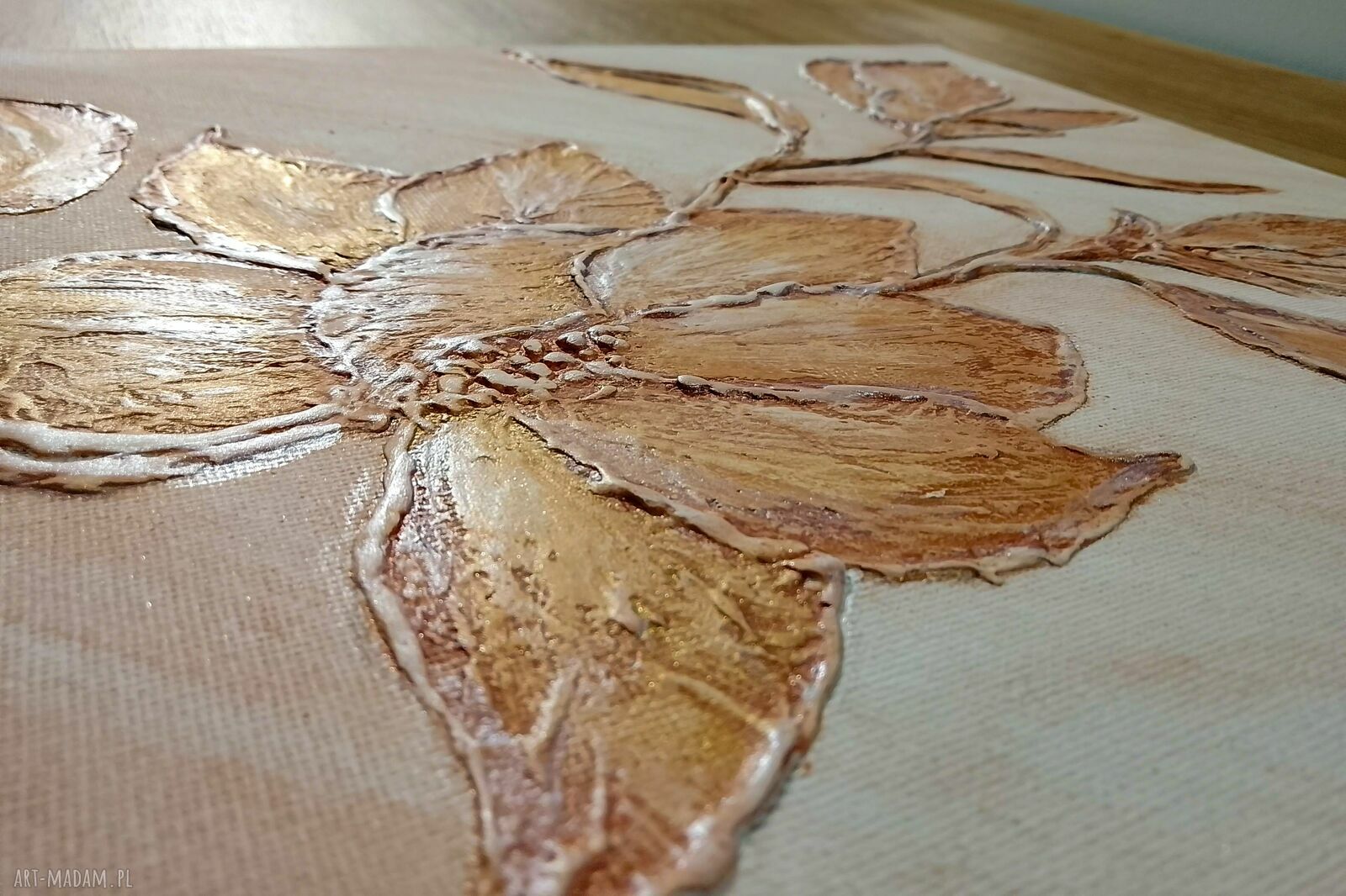 Obraz strukturalny 3D z kwiatem magnolii - surowa elegancja