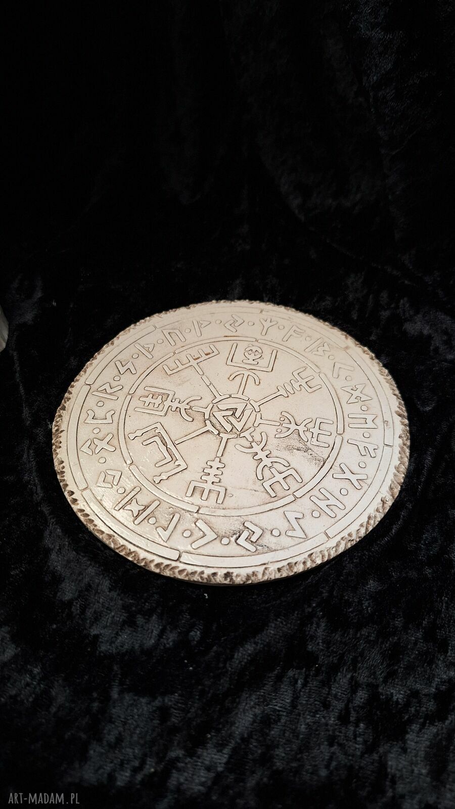 Kompas Wikinga Vegvísir - ceramiczna podstawka z Valknutem i runami Futhark
