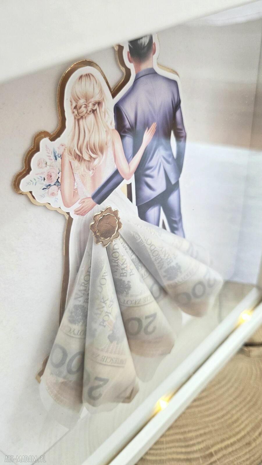 Personalizowana ramka 3D na prezent ślubny z miejscem na banknoty i LED