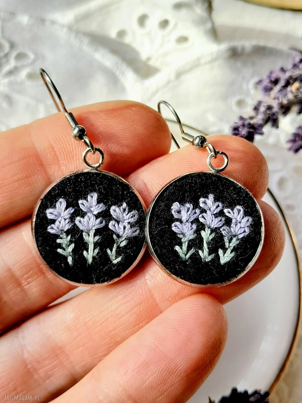 Kolczyki wyszywane lawendowe ciemne - haft ręczny