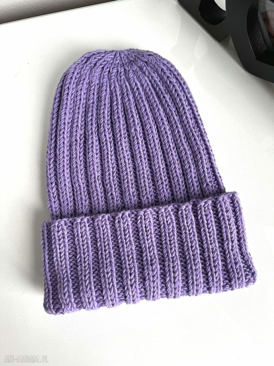 Wywijana czapka HELLI z 100% baby merino - fioletowa