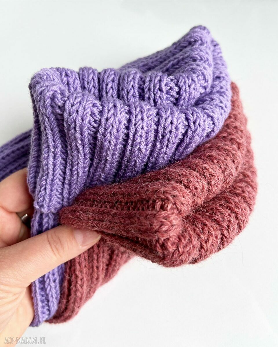 Wywijana czapka HELLI z 100% baby merino - fioletowa