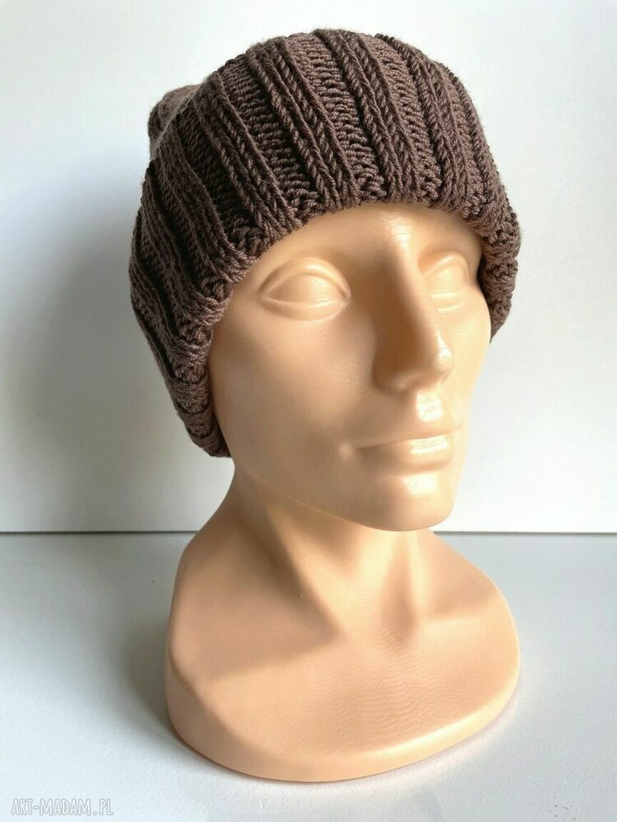 Wywijana czapka HELLI z 100% Baby Merino w kolorze czekolada