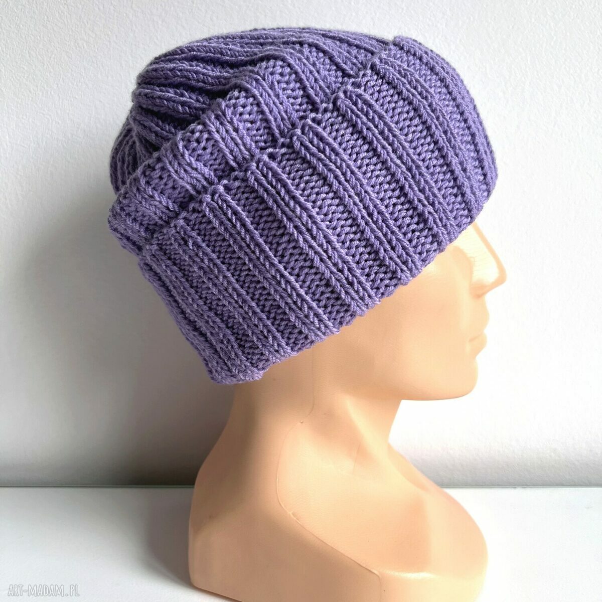 Wywijana czapka HELLI z 100% baby merino - fioletowa