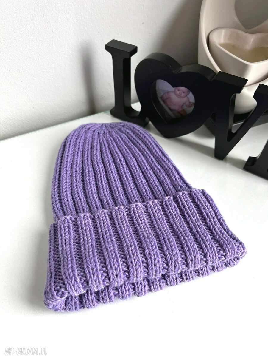 Wywijana czapka HELLI z 100% baby merino - fioletowa