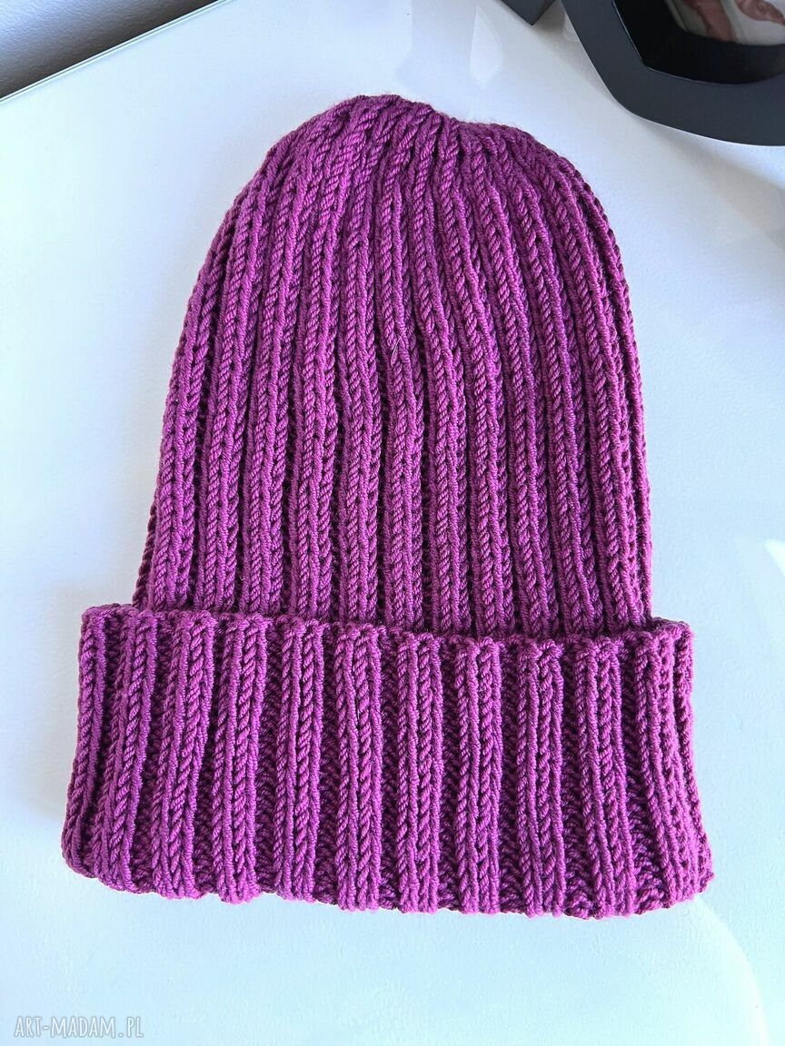Wywijana czapka HELLI z 100% Baby Merino - wrzos