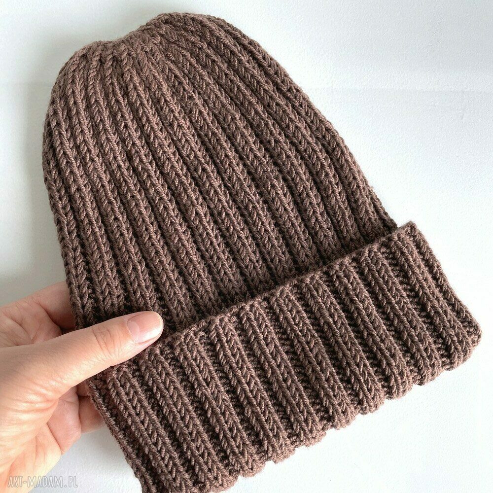 Wywijana czapka HELLI z 100% Baby Merino w kolorze czekolada