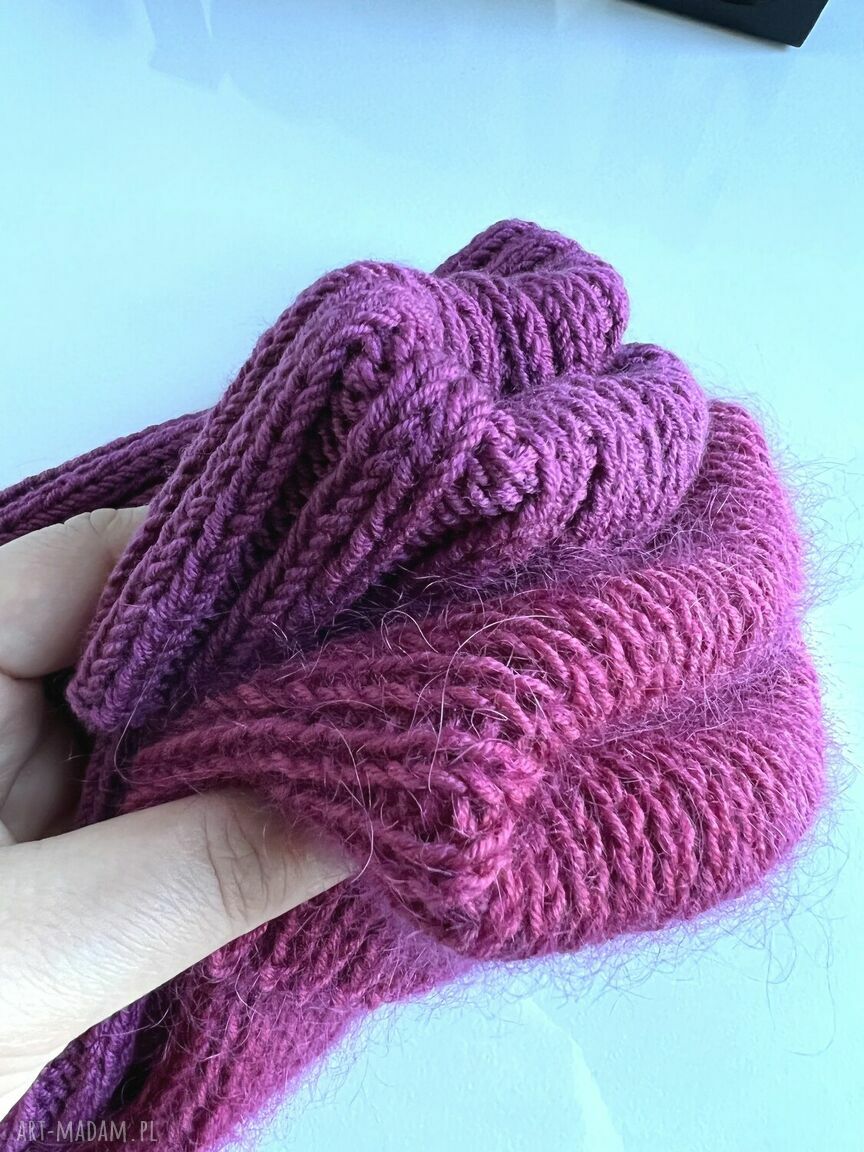 Wywijana czapka HELLI z 100% Baby Merino - wrzos