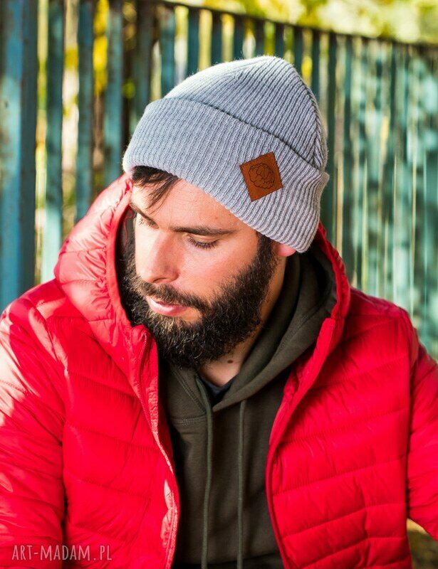 Wywijana dwustronna czapka beanie Light Gray z logo z ekoskórki