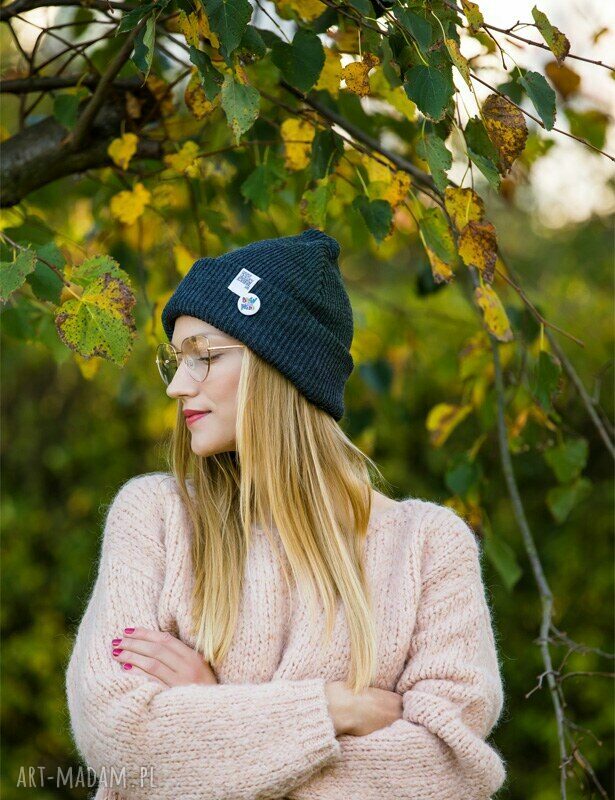 Wywijana dwustronna czapka beanie z logo - ciemny szary