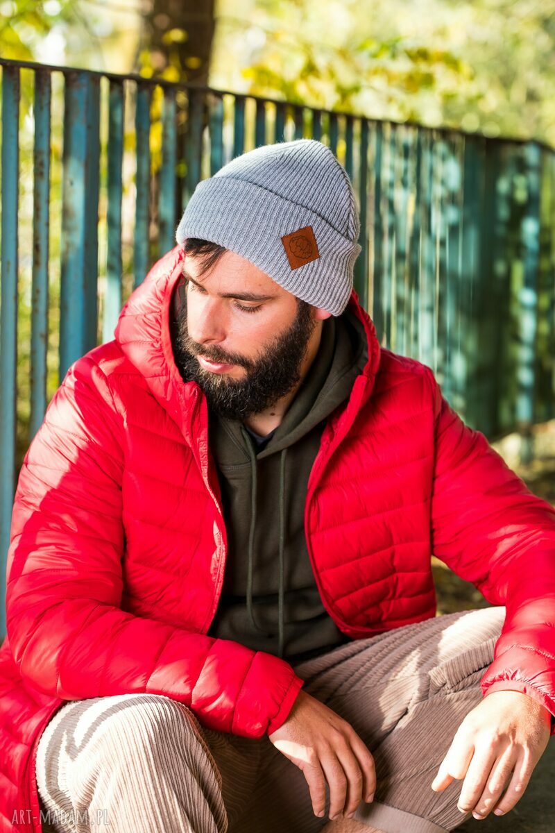 Wywijana dwustronna czapka beanie Light Gray z logo z ekoskórki