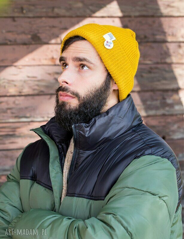 Wywijana dwustronna czapka beanie z kolorowym logo - miodowa musztarda