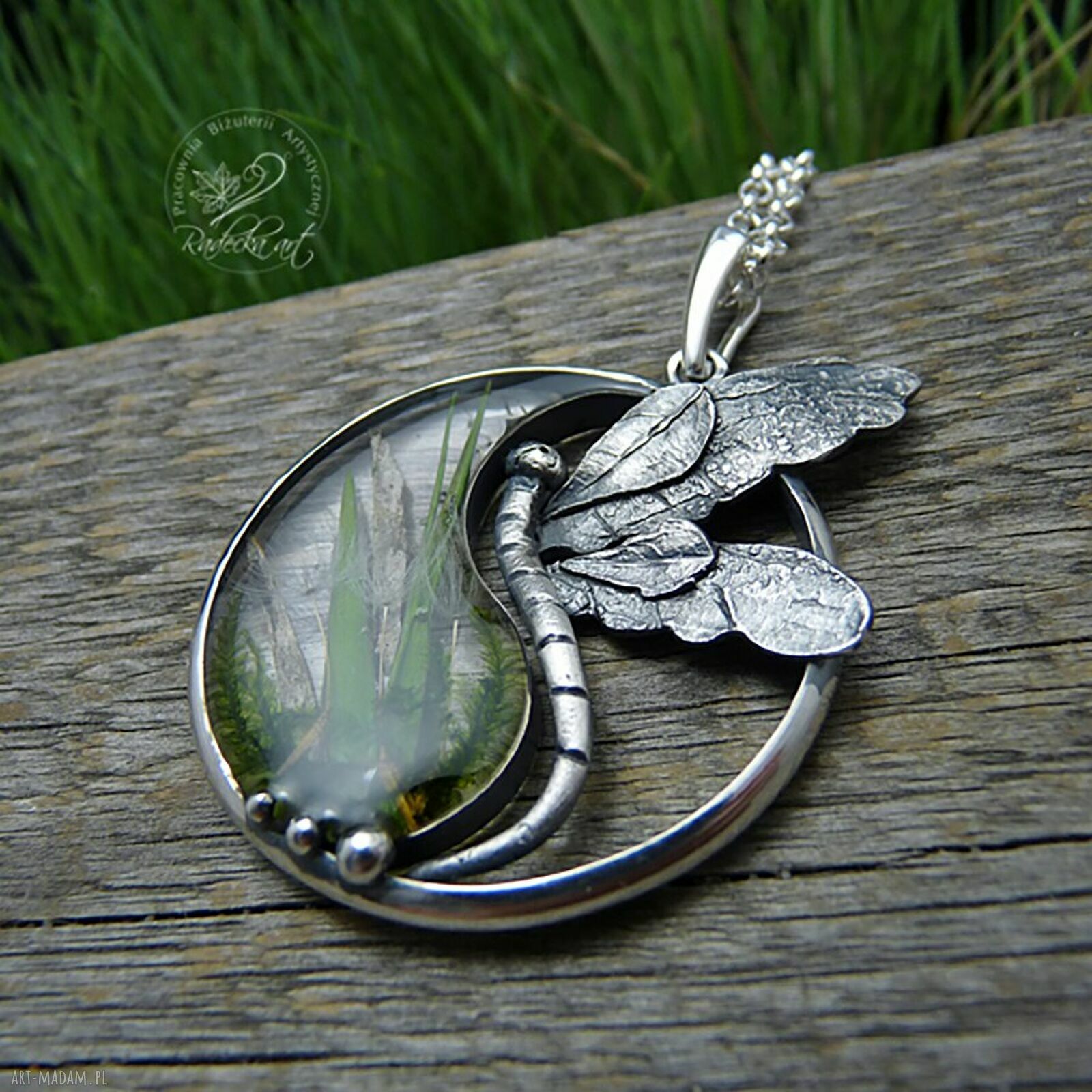 Wisiorek Yin Yang „Dragonfly” - srebro oksydowane i las w żywicy