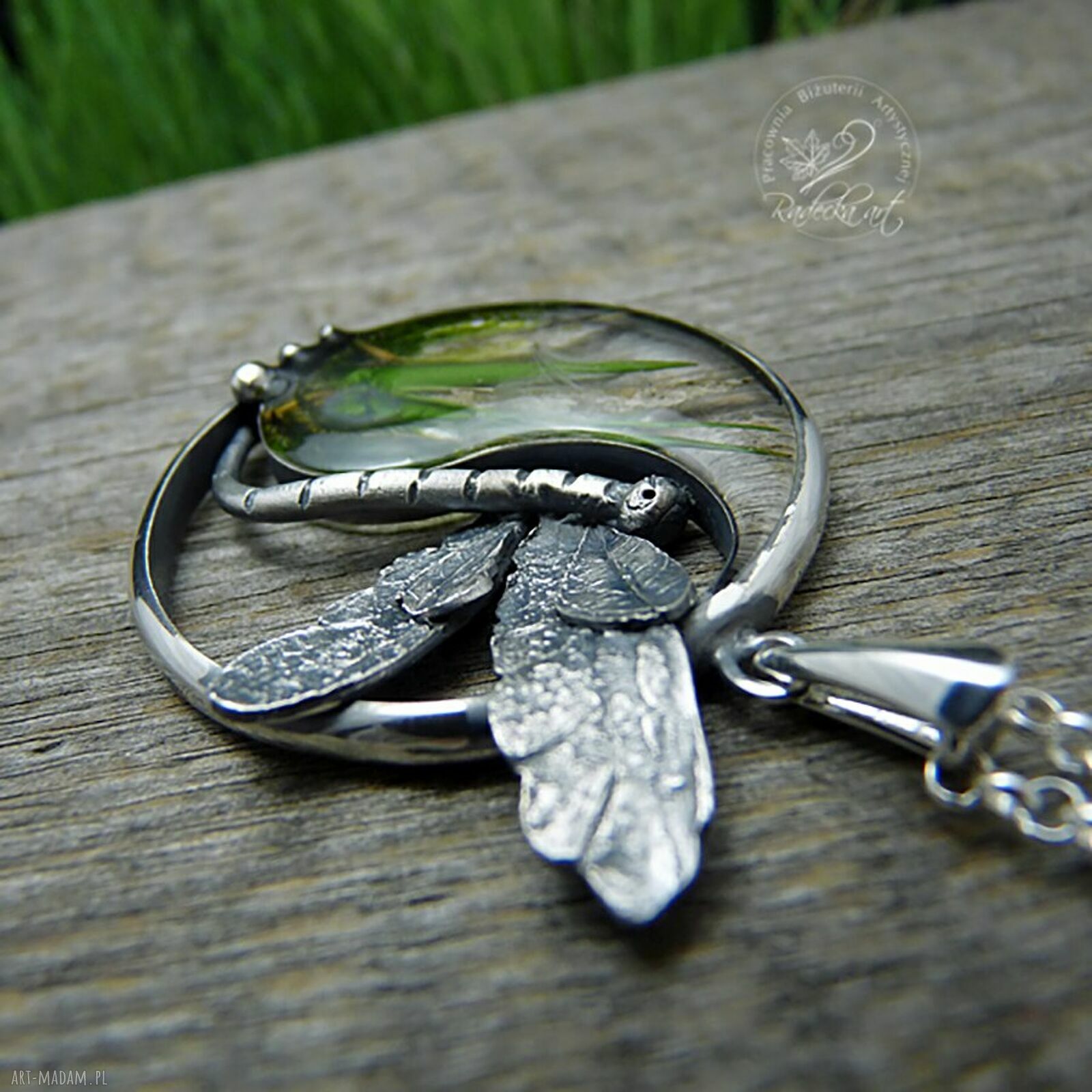 Wisiorek Yin Yang „Dragonfly” - srebro oksydowane i las w żywicy