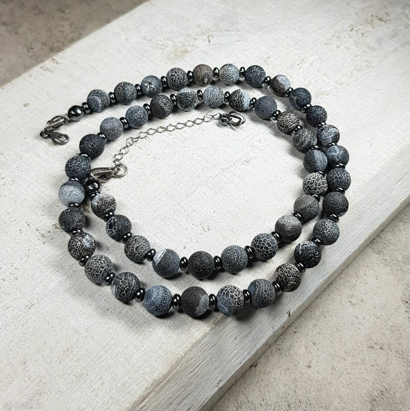 Korale z agatem dragon kors32 - matowe 8 mm, hematyt i srebrne zapięcie