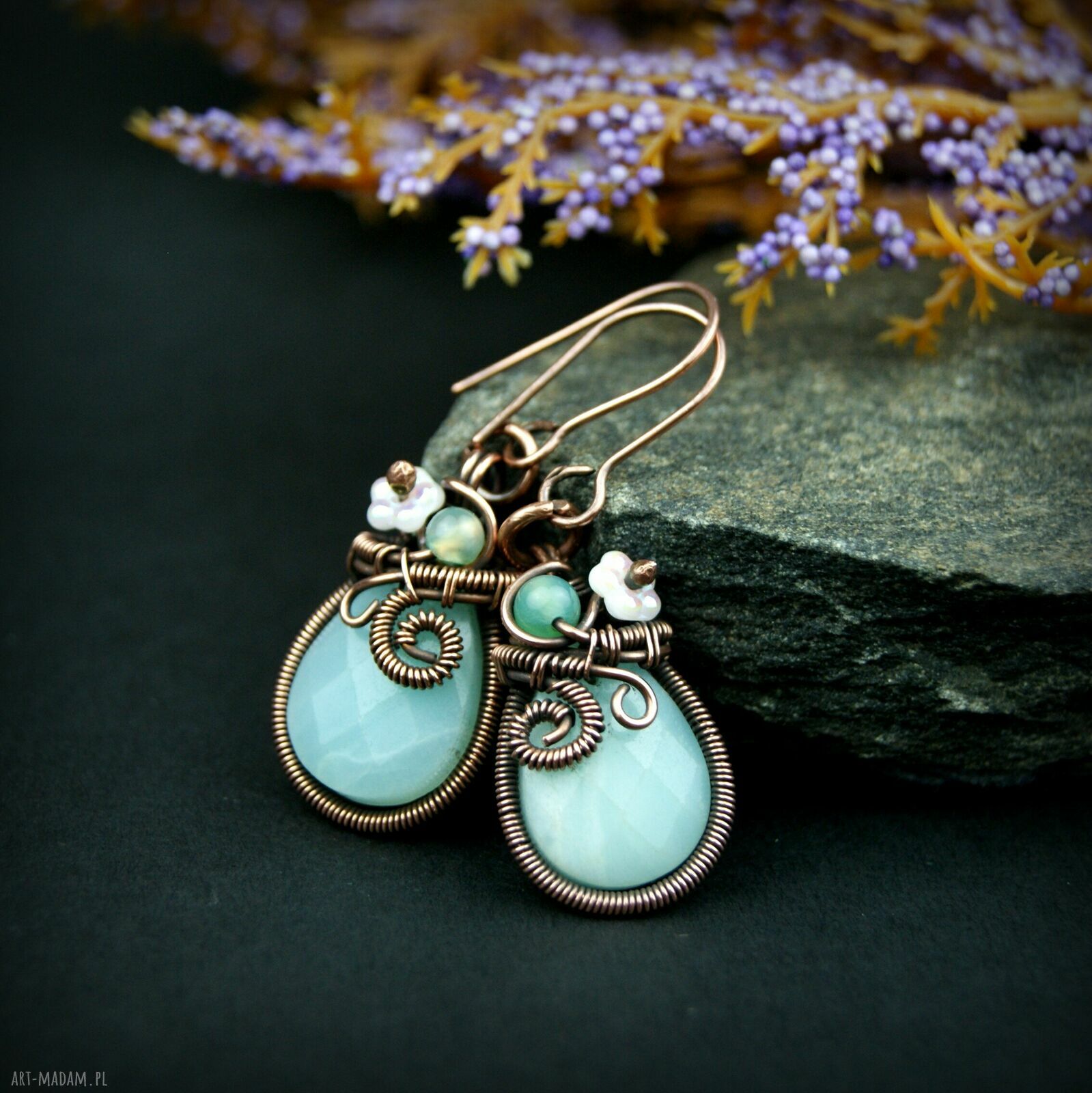 Wiszące kolczyki z amazonitem - rękodzieło wire wrapping na prezent dla niej