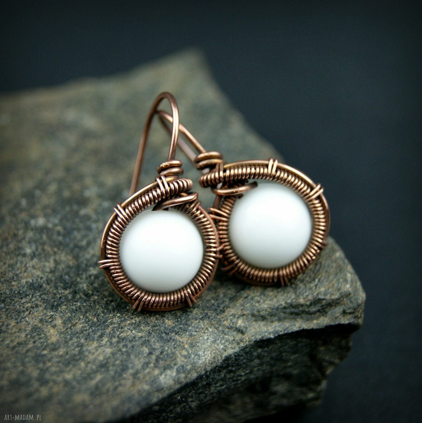 Kolczyki z białym jadeitem - ręczny wire wrapping z miedzi