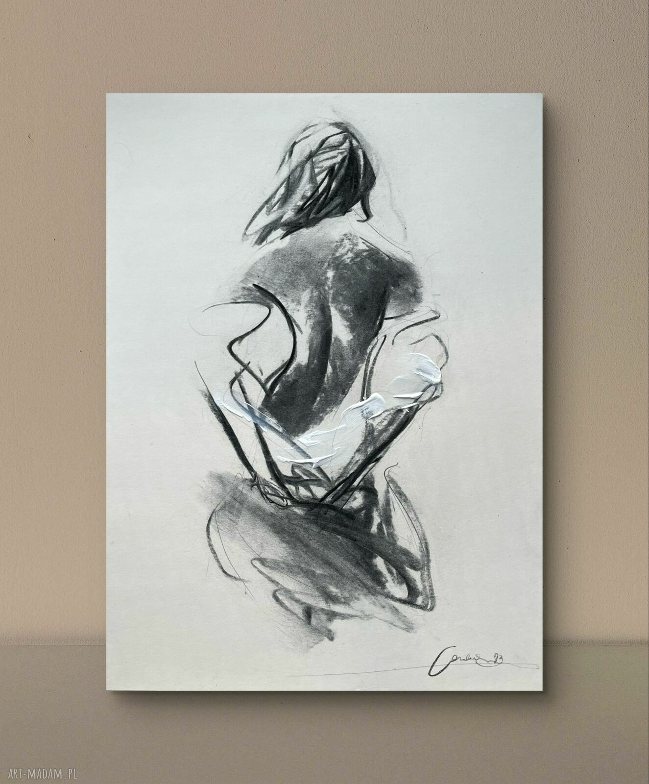 Z Bielą - autorski szkic kobiety węglem w ciepłej bieli 30x42 cm