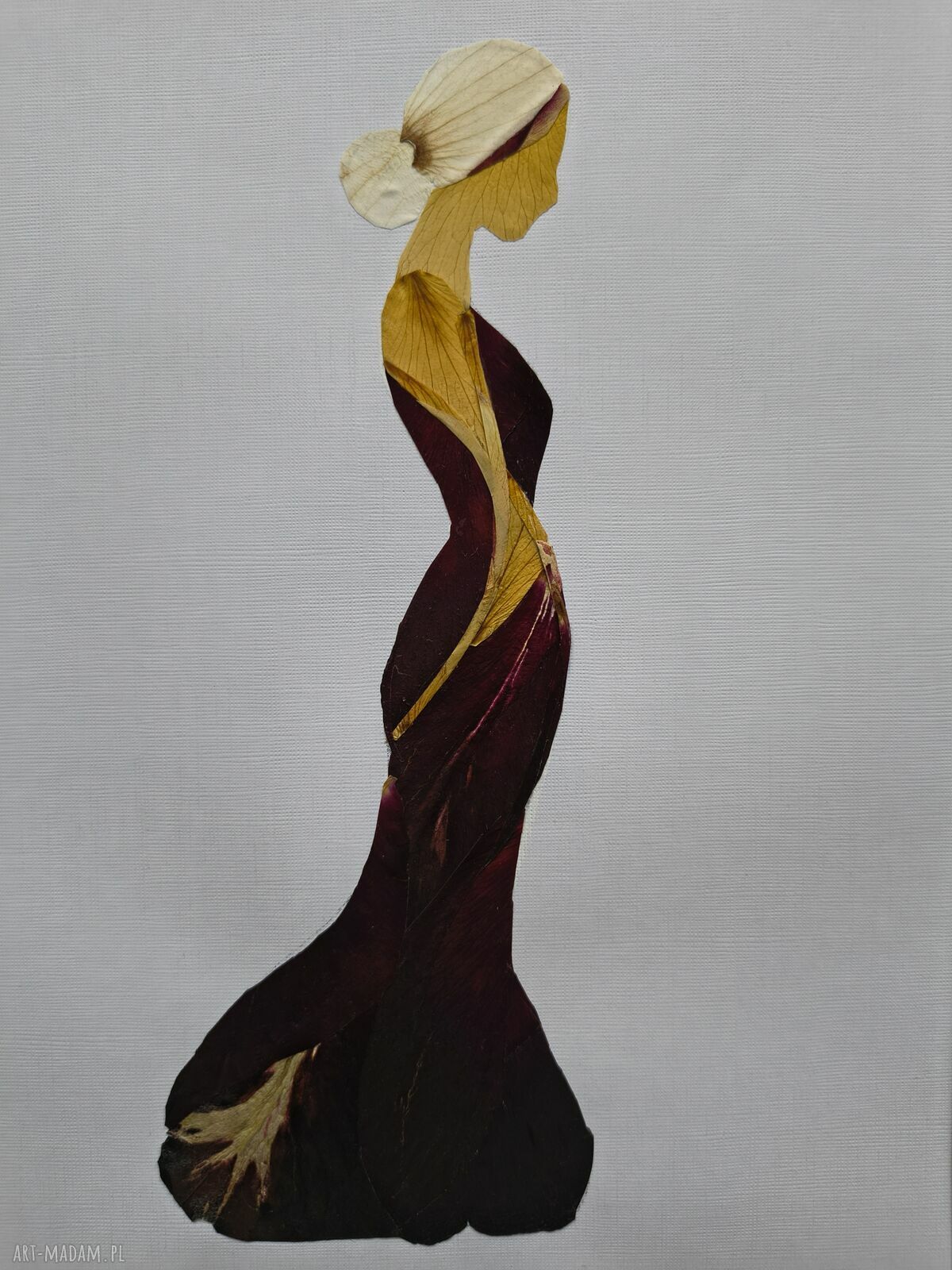Ręcznie wykonany obraz z suszonych kwiatów 21x30 cm - elegancka kobieca sylwetka