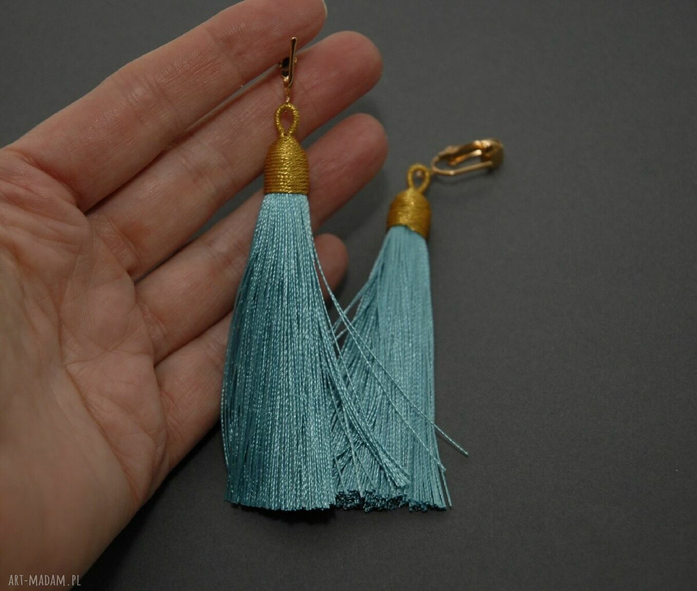 Klipsy z chwostami turkusowe z sznurka - handmade (ok. 8 cm)