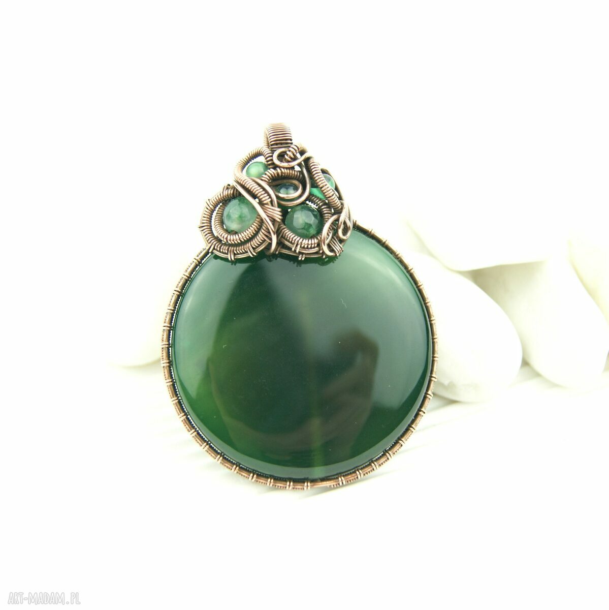 Wisiorek z dużym zielonym agatem w technice wire wrapping