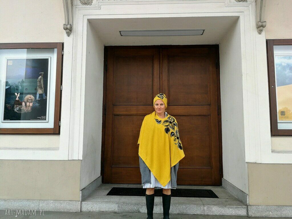 Musztardowe poncho z dzianiny wełnianej (ręcznie filcowane)