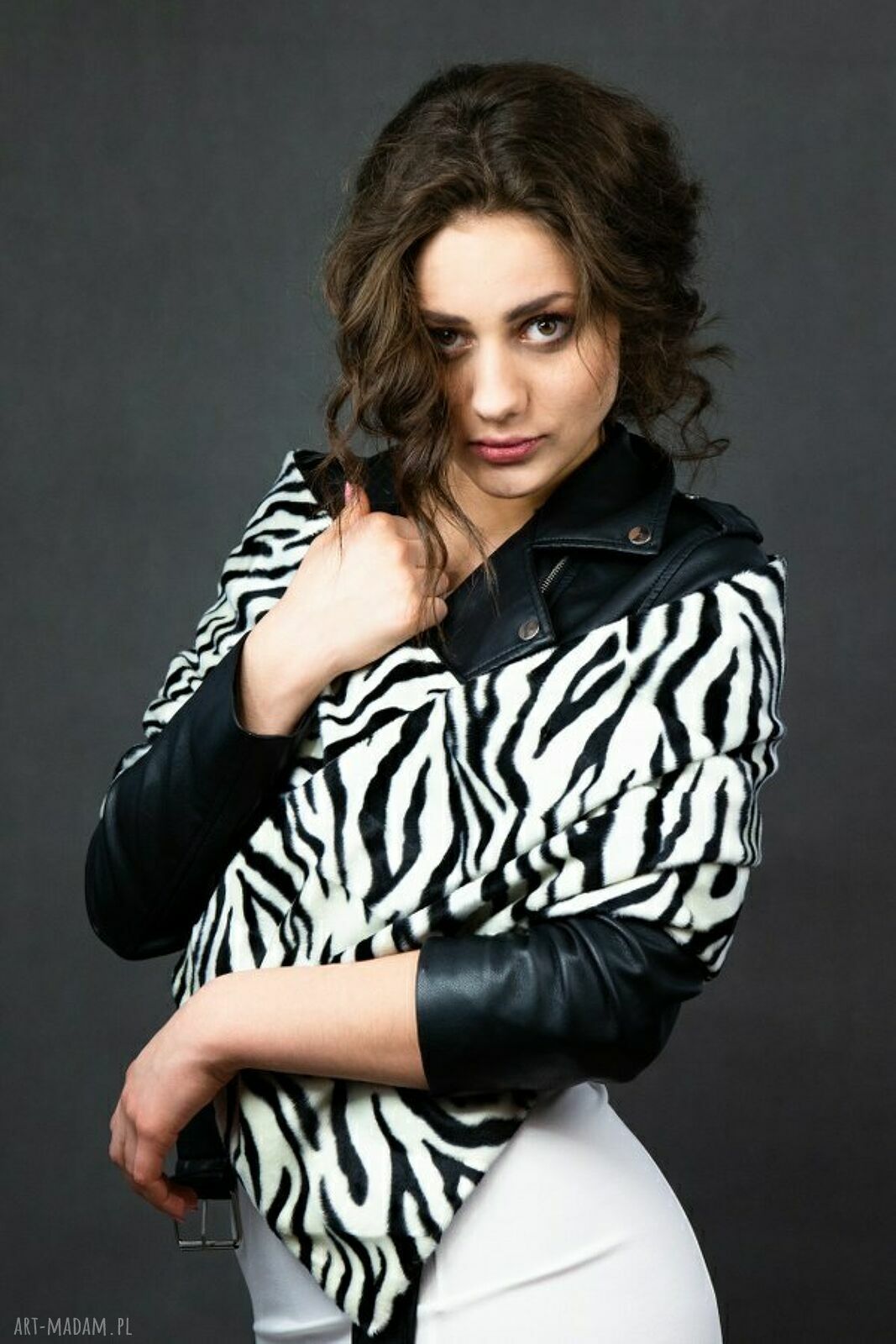 Szal z futra w zebre - wieczorowa etola glamour