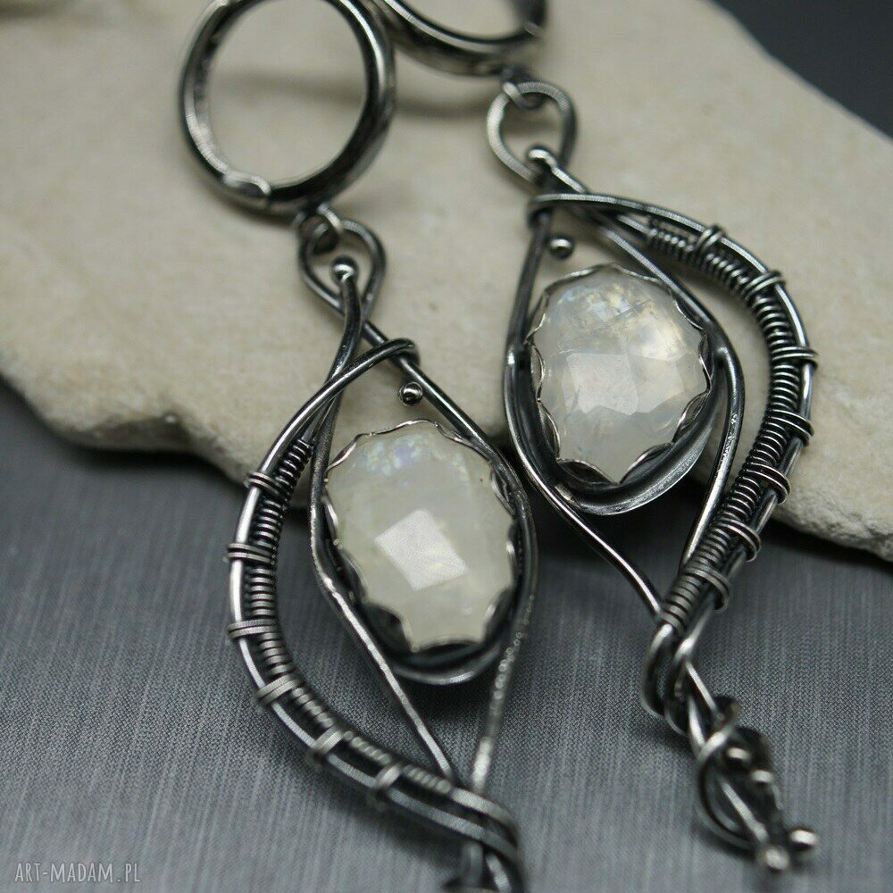 Kolczyki z kamieniem księżycowym Elerrina - srebro 999/930, wire wrapping