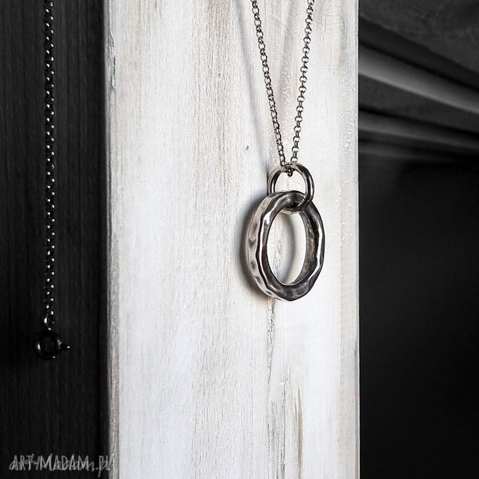 naszyjniki: Naszyjnik kółko karmy (krótszy) grube, masywne, nowoczesne, srebro